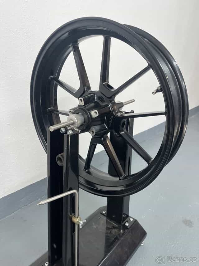 Ducati Diavel přední kolo originál