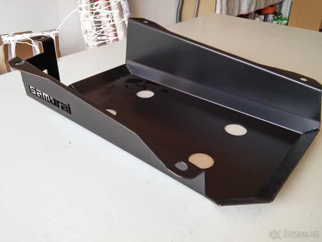 Pevnostní kryt nádrže Suzuki Samurai.