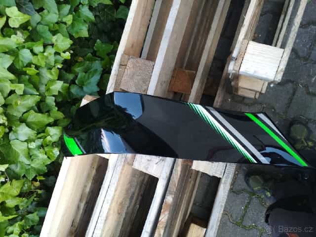 Kawasaki zx10r plast na nádrž