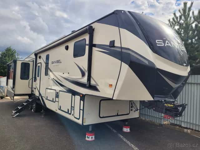 Obytný návěs Sanibel 3902WB, celoroční, soběstačný, odpočet