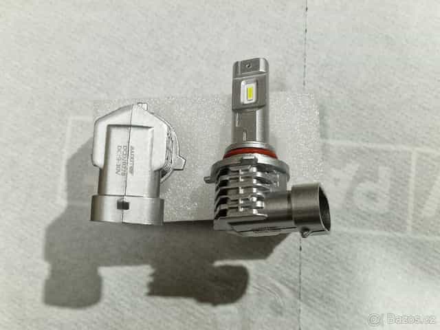 Nové led žárovky na Can am.