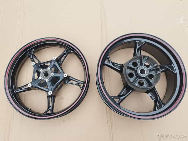 BMW S1000RR/R/XR originální kola - sada