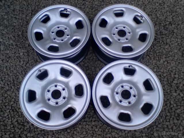 Nové 16 plechové disky Nissan Pathfinder,Navara