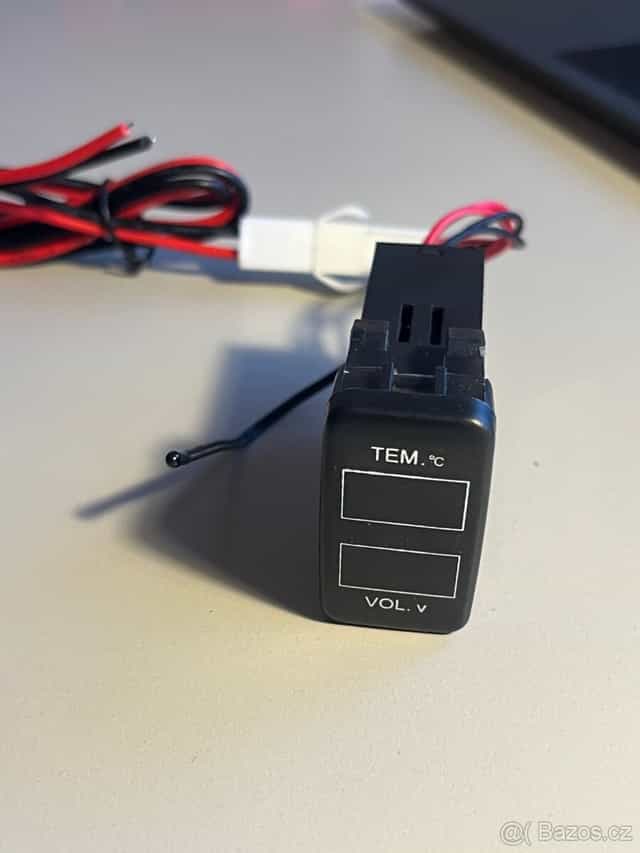 Voltmeter + teplomer