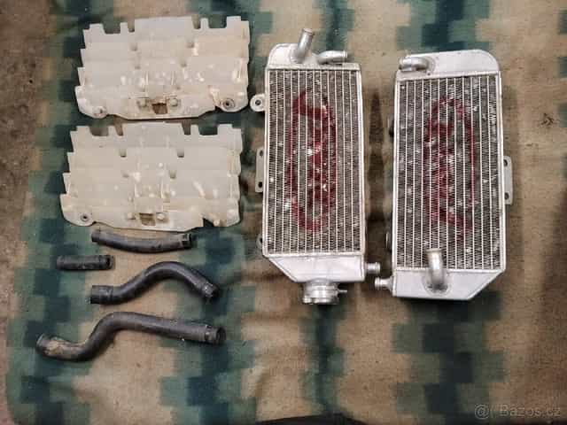 Prodám chladiče na Yamaha YZF250