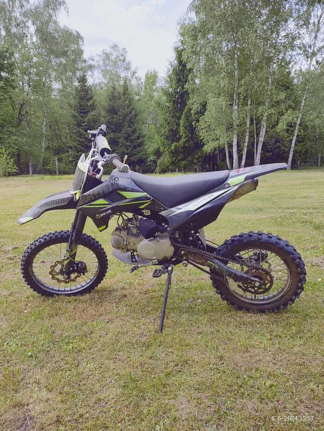 STOMP Z3-140BW Pitbike