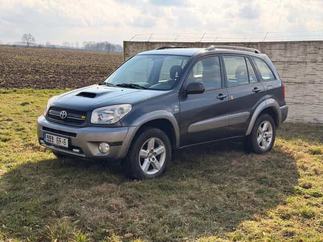 TOYOTA Rav4 2.0 D-4D 4WD Nádherná Garážovaná