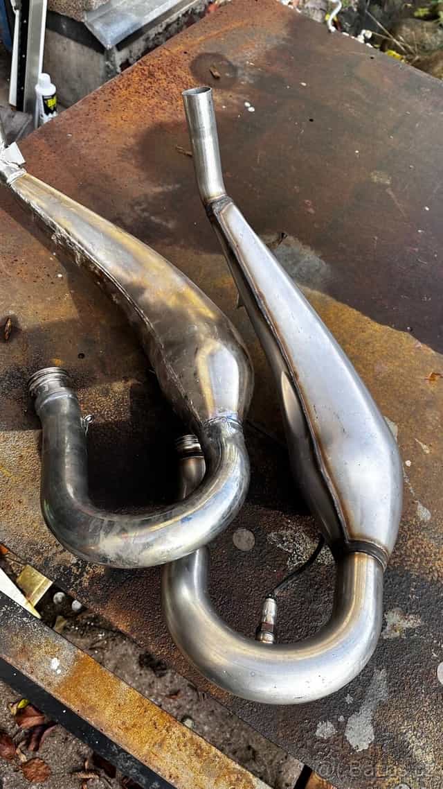 Homologační výfukové koleno