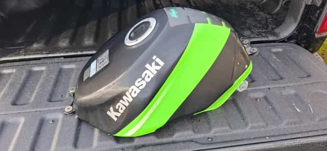 KAWASAKI  ZX6R NINJA  NÁDRŽ