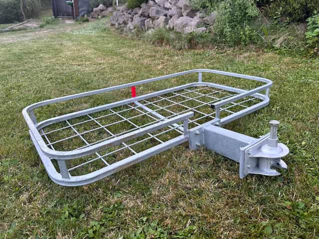 NOSIČ NA TAŽNÉ ZAŘÍZENÍ + ŠROUBOVÝ PEVNÝ DRŽÁK