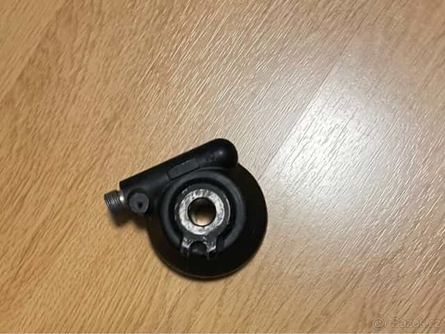 kawasaki kmx 125 hlemýžď tachometru