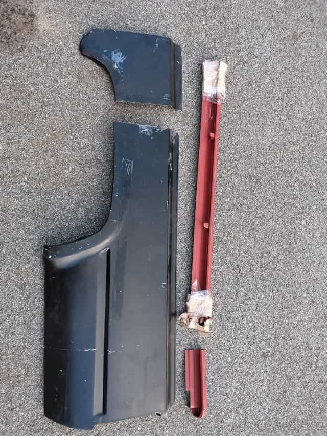 Toyota Hilux 1989-1997- opravné díly na pravou stranu korby