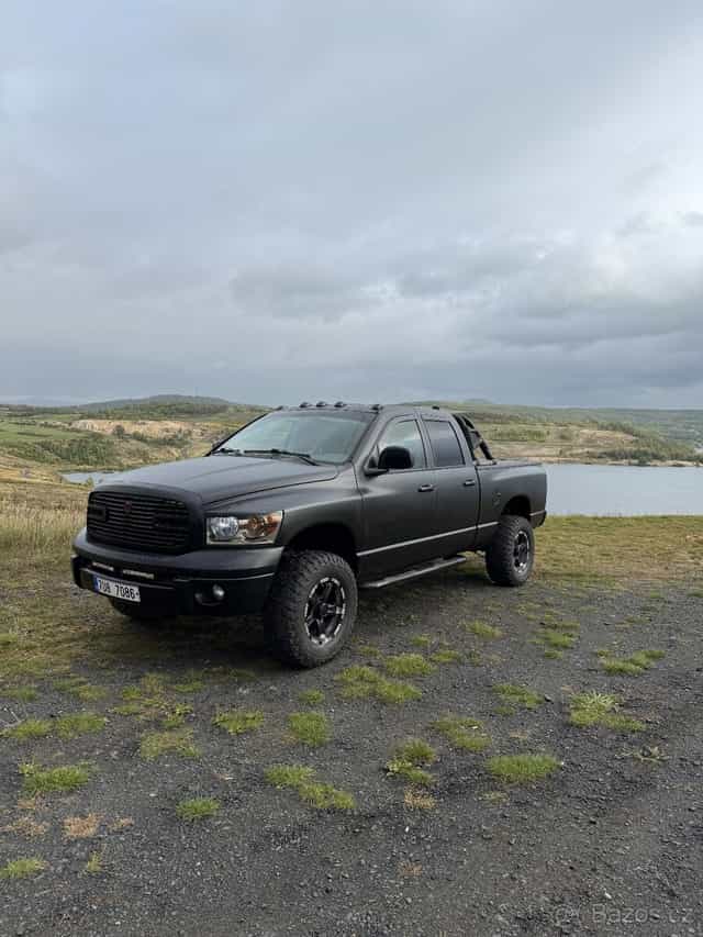 Dodge RAM 1500 5.7HEMI 2006 laramie