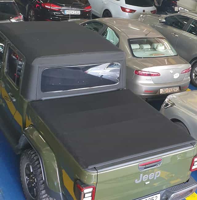 Jeep Gladiator JT originální kryt korby Mopar