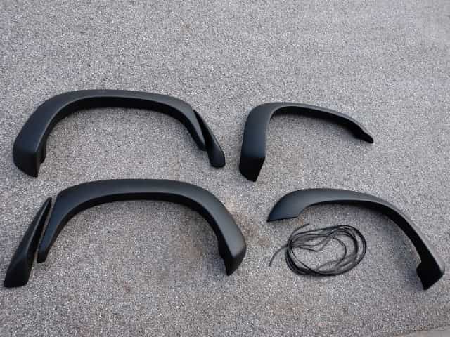 Rozšiřující lemy na Toyota Hilux double cab 1989-1997