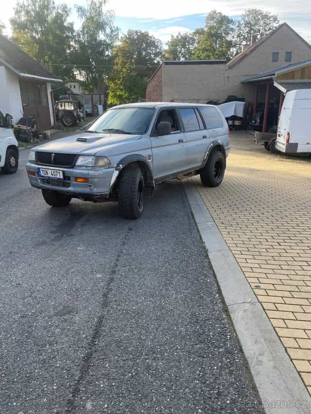Mitsubishi Pajero sport