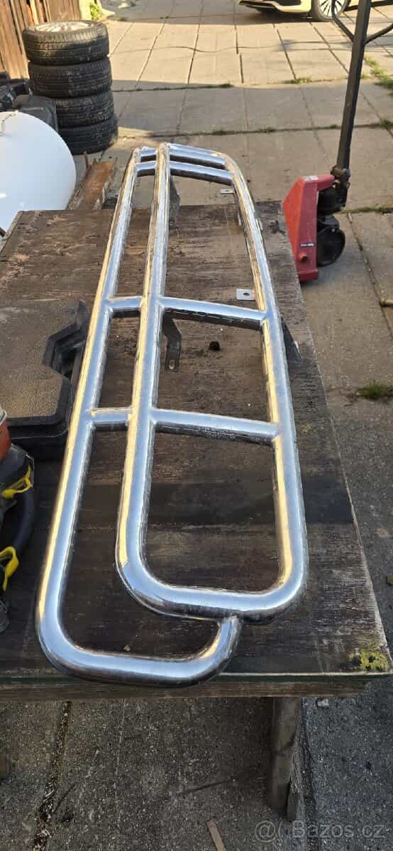 Hummer h2 predni ram