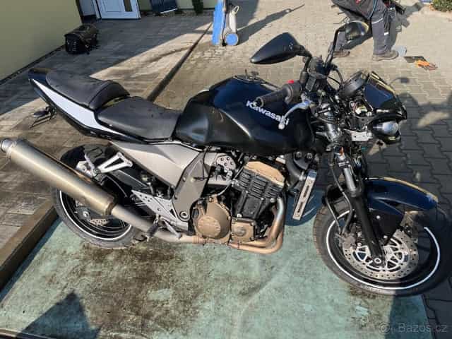 Díly z rozebrané Kawasaki Z 750 2005
