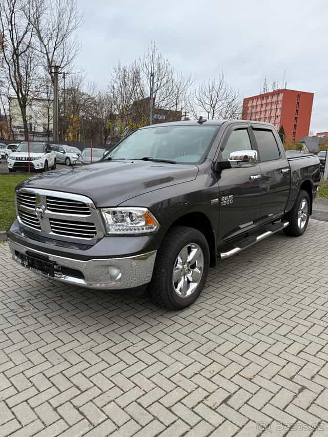 Dodge RAM 1500 5.7 HEMI—2018–4x4—TAŽNÉ 3.5t—159.000km