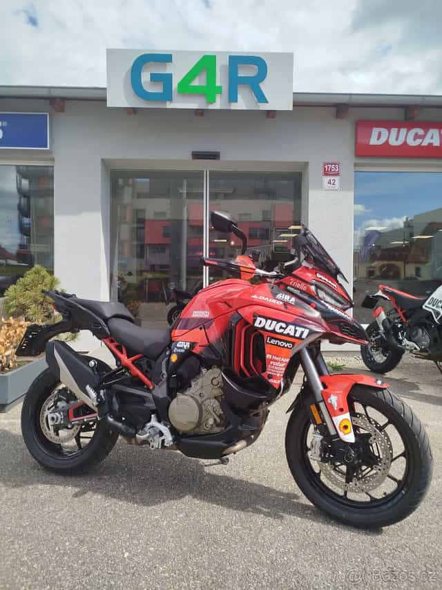 Ducati Multistrada V4 S, PŘEDVÁDĚCÍ MOTOCYKL, POUZE 900 KM