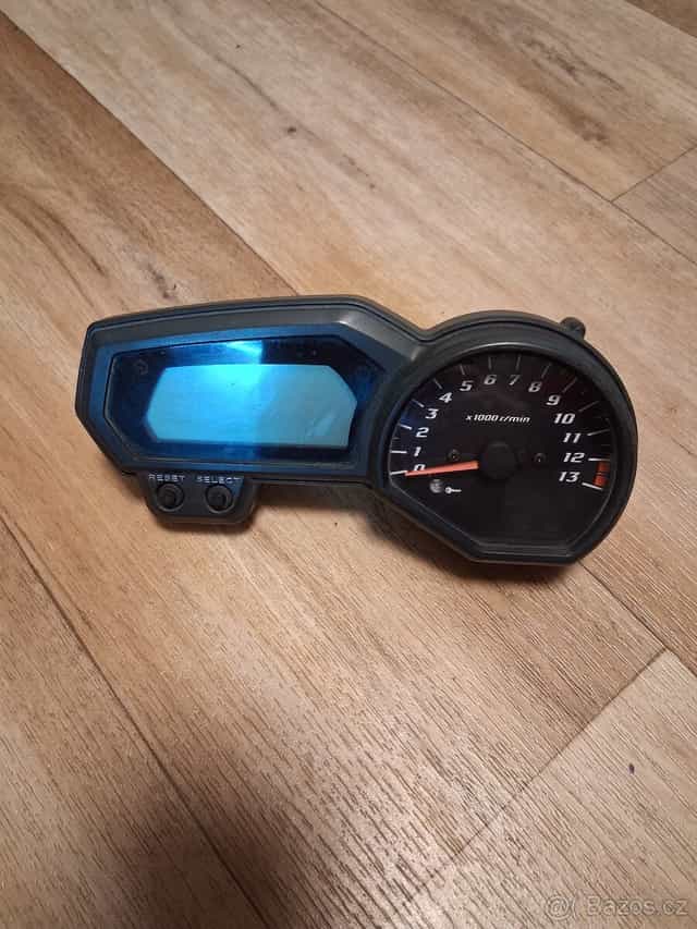 YAMAHA FZ1 budíky , tachometr,