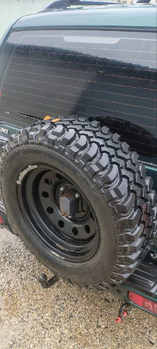 Predám pneu 235/70 R16