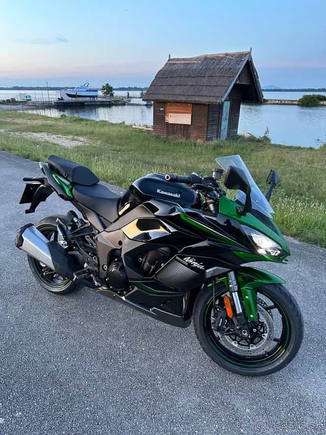 Kawasaki Ninja 1000SX sport touring