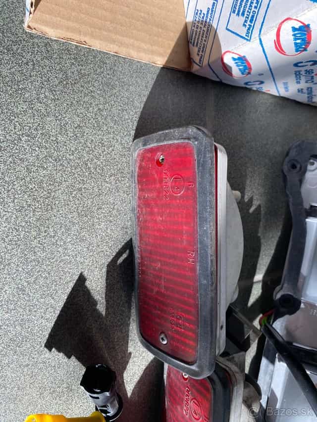 Predám svetlá na Nissan Patrol