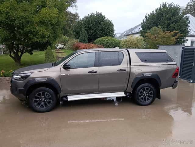 Predám Toyota Hilux Invicible