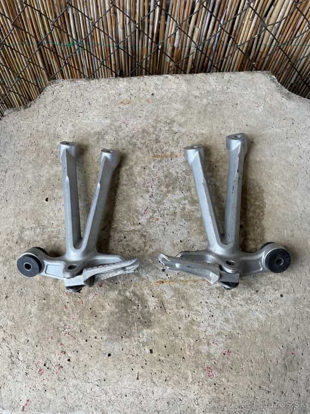 Zadné stupačky Suzuki GSX-R 1000 k7 K8