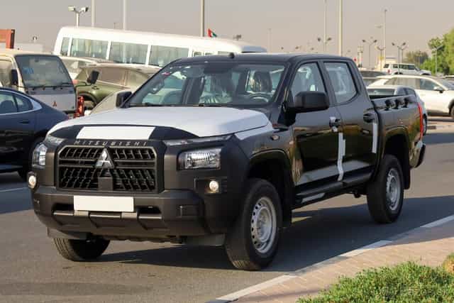 2025 Mitsubishi L200 2,4 benzin manual Predvadzacka DPH