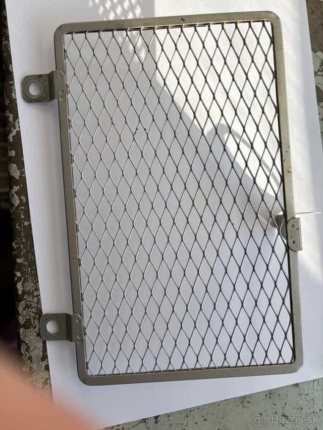 Yamaha MT-10,mriežka na chladič