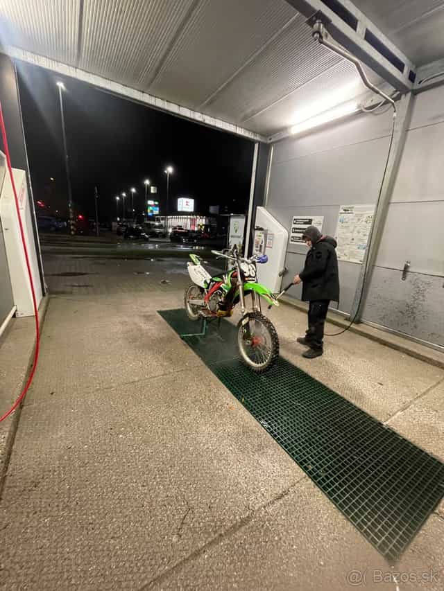 Predám Kawasaki Kxf 250 (full akrapovič)