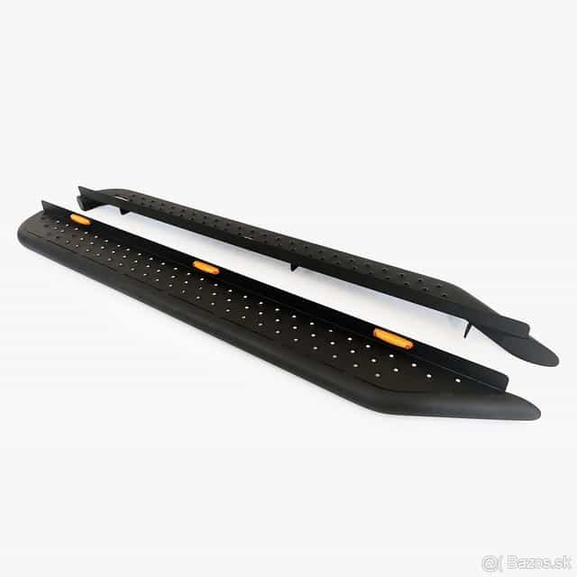 Čierne Bočné nášľapy/stupačky Amarok/Ranger 2023+ Hilux