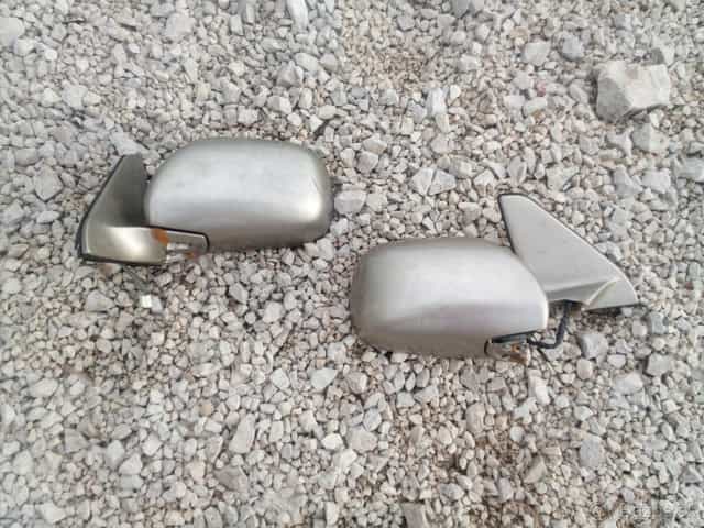 Na land cruiser 150 rv.2012 predám spätné zdkadlá