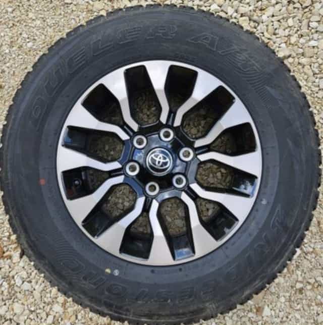 alu  kolesá  TOYOTA HILUX (rezervace)