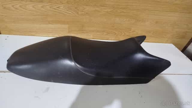 Sedadlo Ducati monster