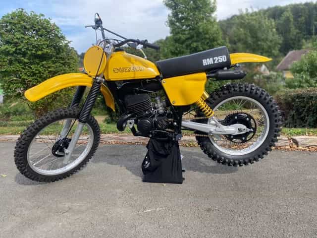 Predám SUZUKI RM 250 1976