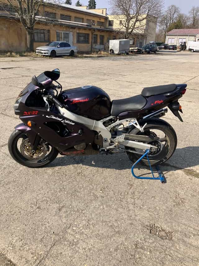 Kawasaki ZX9R