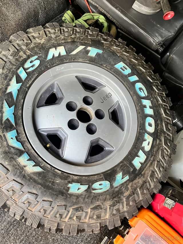 31x10,5 r15 Maxxis Bighorn rezerva Jeep