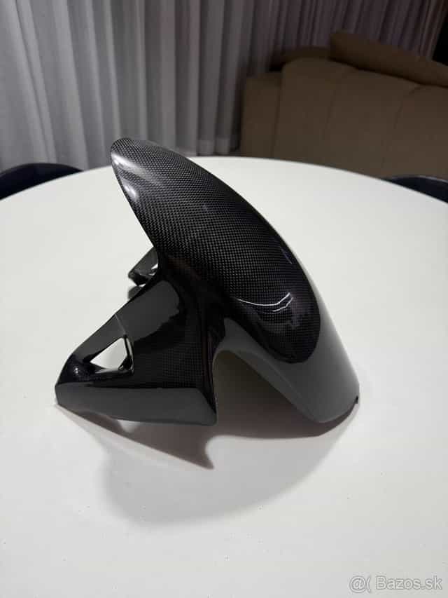 NOVÝ Karbónový blatník na Ducati Panigale V4S