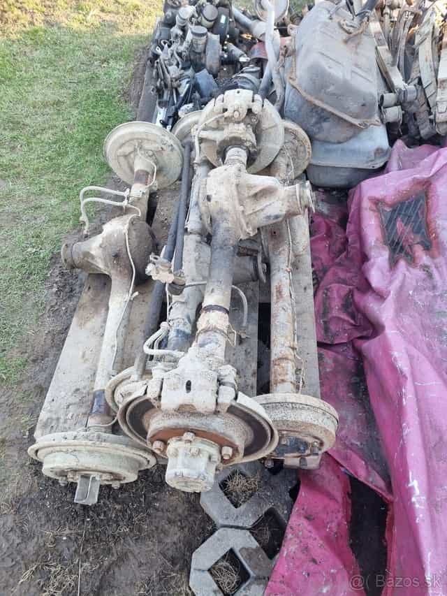 Predam na suzuki samurai nápravy