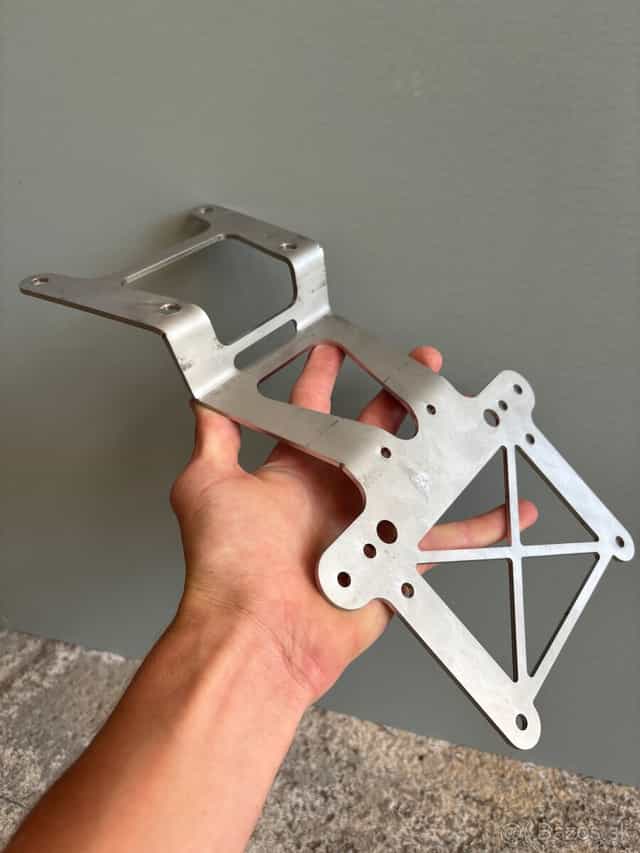 Držiak / stojan ŠPZ značky