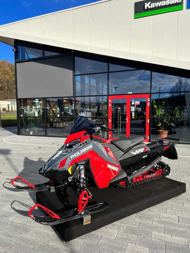 Snežný skúter Polaris Indy VR1 850