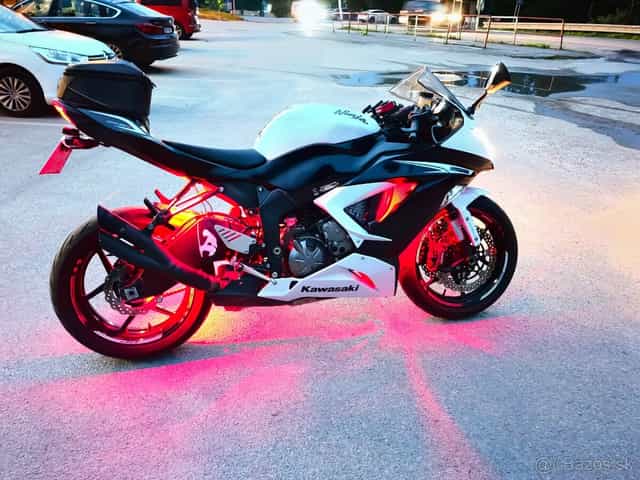 Predám kvalitnú a udržiavajú motorku