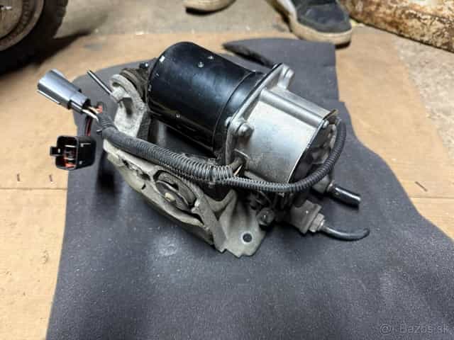 Predám vzduchový kompresor Range Rover