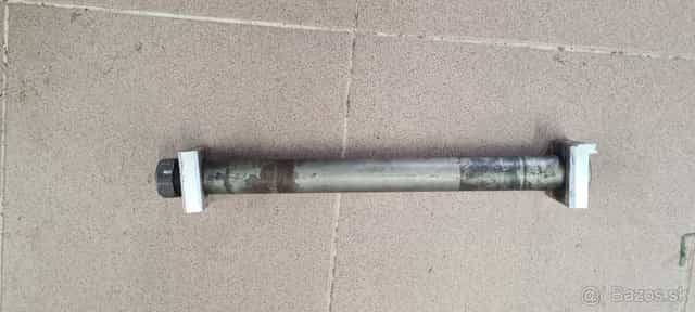 Yamaha R1 2009-2014 oska zadneho kolesa