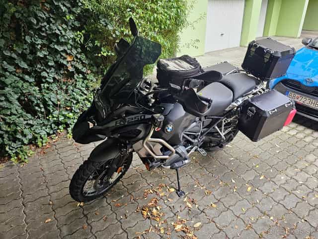 BMW 1250GS ADVENTURE TRIPLE BLACK EDITION