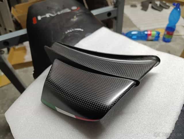 Panigale v4 SP karbonové křídlo