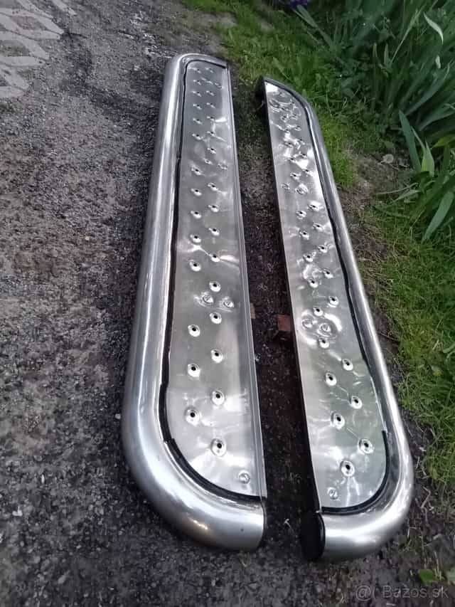 Nerezové našlapy na offroad